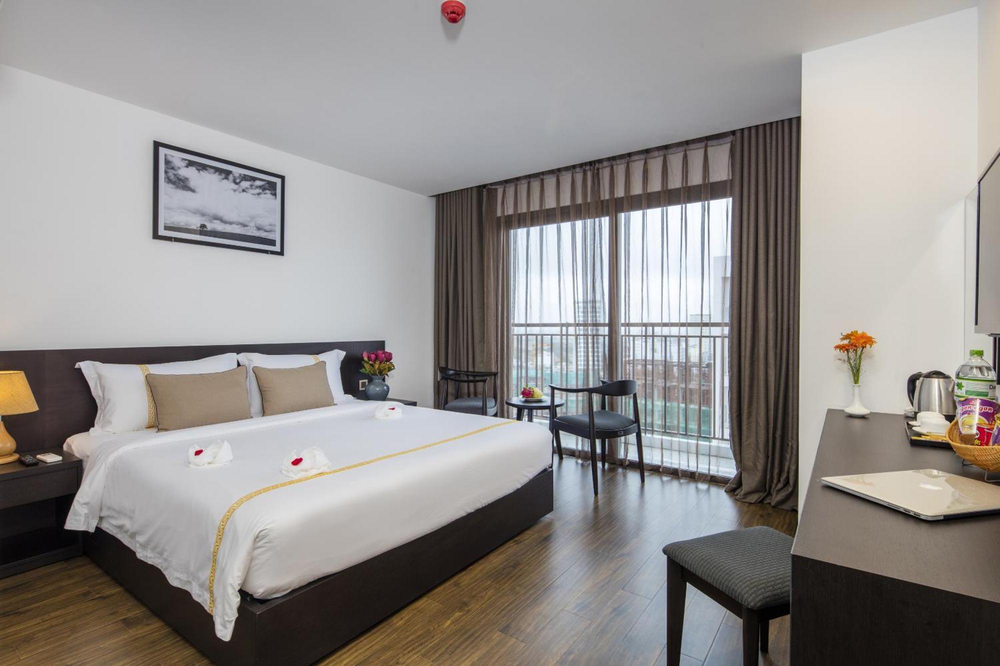 Meriton Отель 4*