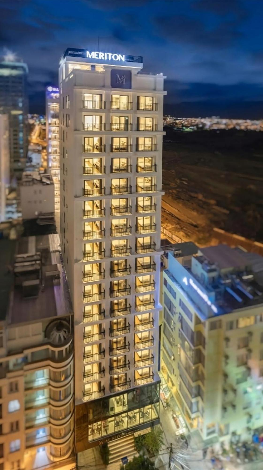 Meriton Отель